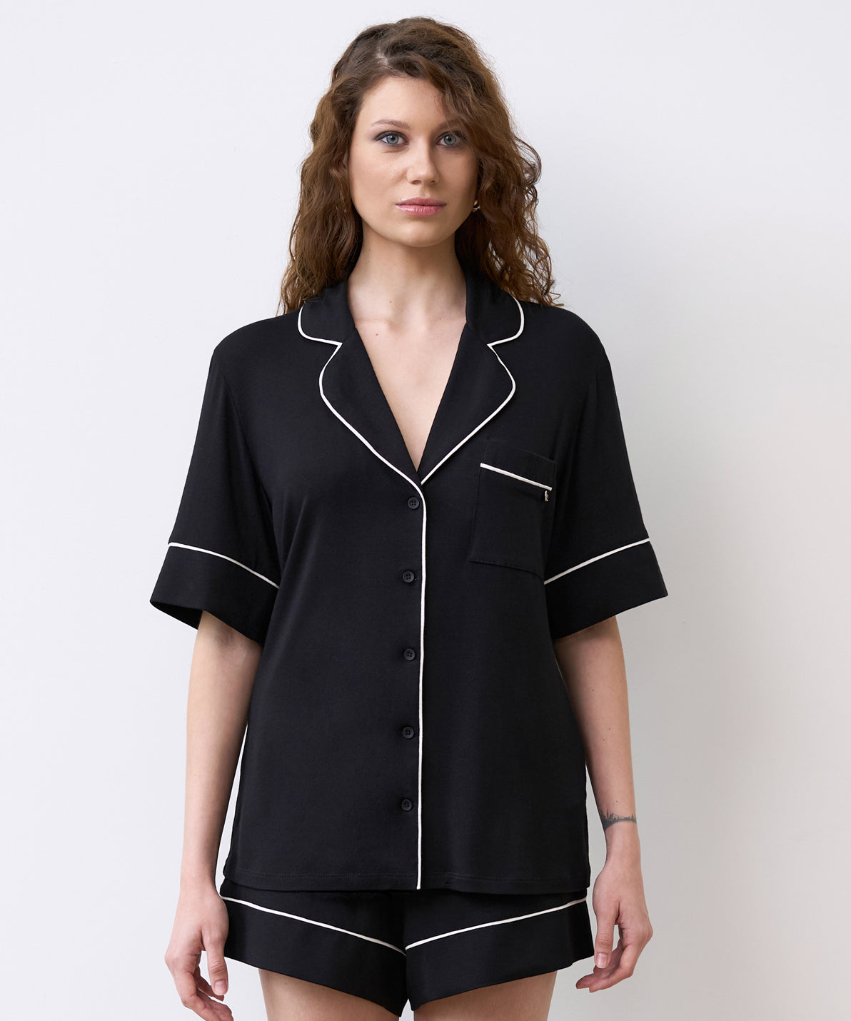 02115-black-_1_1385d436-9ccb-4158-b0a8-8f72259db1b8.jpg