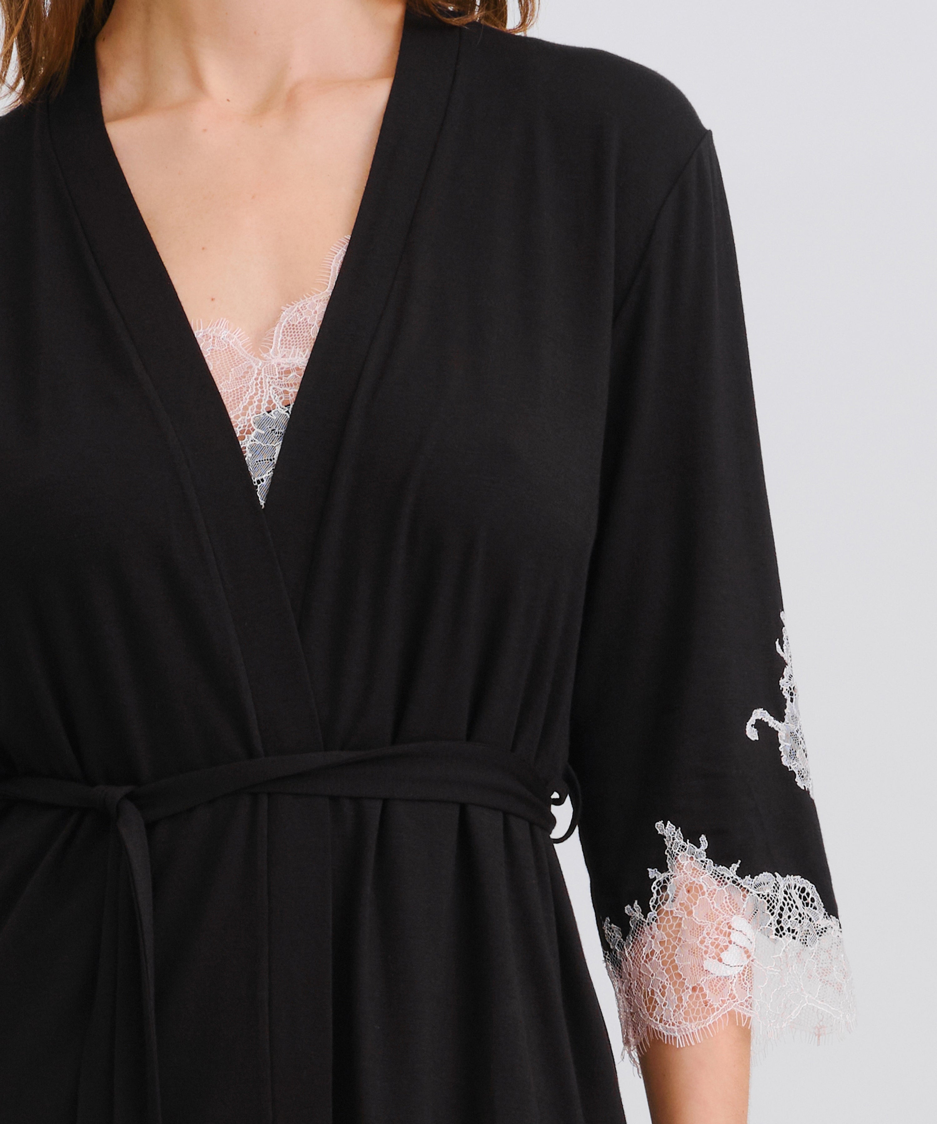 03161black_2.jpg