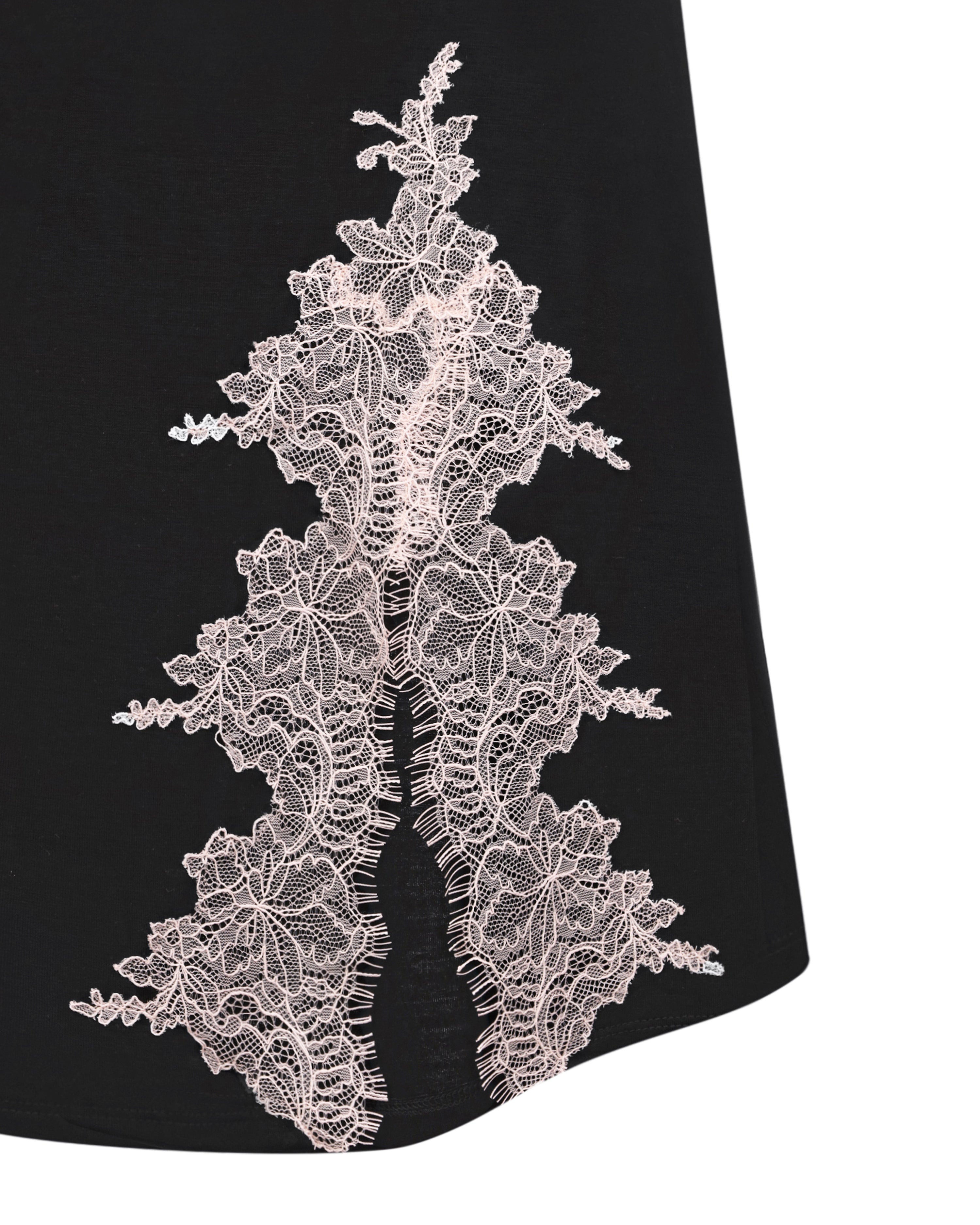 Effetto bamboo chemise spaghetti strap 03162 – women's sleepwear, black
Black garment with intricate white lace detailing on a plain background