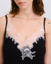 Effetto bamboo chemise spaghetti strap 03162 – women's sleepwear, black
Black lace camisole worn by a person on a white background
