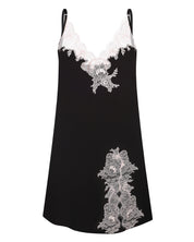 Effetto bamboo chemise spaghetti strap 03162 – women's sleepwear, black
Black slip dress with white lace details on a white background