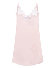Effetto bamboo chemise spaghetti strap 03162 – women's sleepwear, rosy peach
Pink slip dress with lace details on a white background