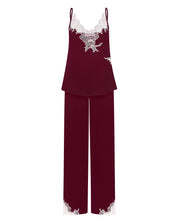 Effetto bamboo camisole pajama set 03163 – women's sleepwear, cherry lacquer

Burgundy pajama set with lace details on a white background