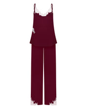 Effetto bamboo camisole pajama set 03163 – women's sleepwear, cherry lacquer

Maroon pajama set with lace details on a white background