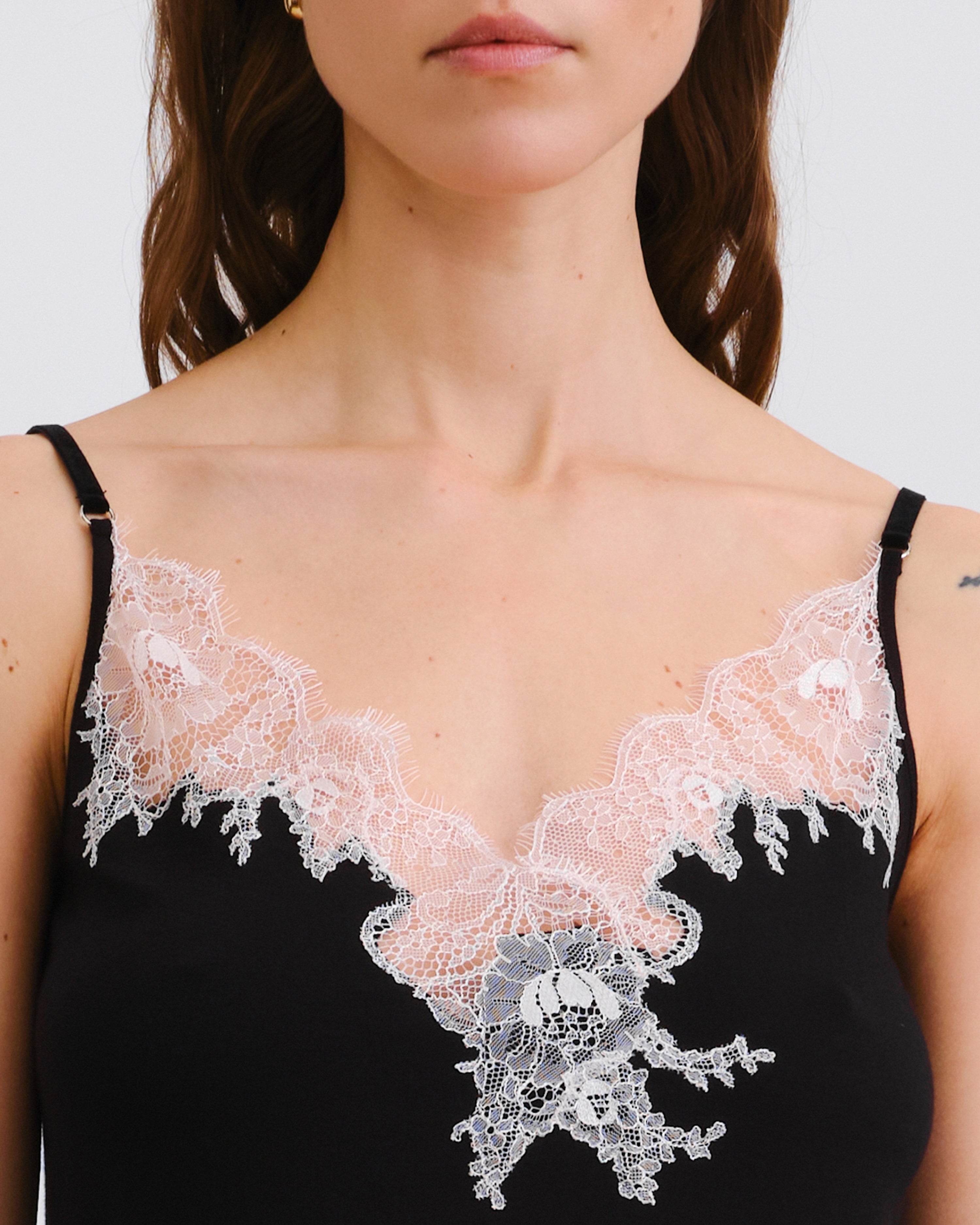 Effetto bamboo camisole pajama set 03163 – women's sleepwear, black
Black lace top with floral details on a plain background