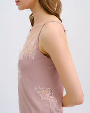 Effetto bamboo camisole pajama set 03163 – women's sleepwear, nude rose
Pink lace-trimmed top worn by a person on a white background