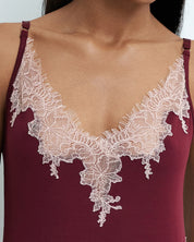 Effetto bamboo camisole pajama set 03163 – women's sleepwear, cherry lacquer
Maroon tank top with lace detailing on a plain background