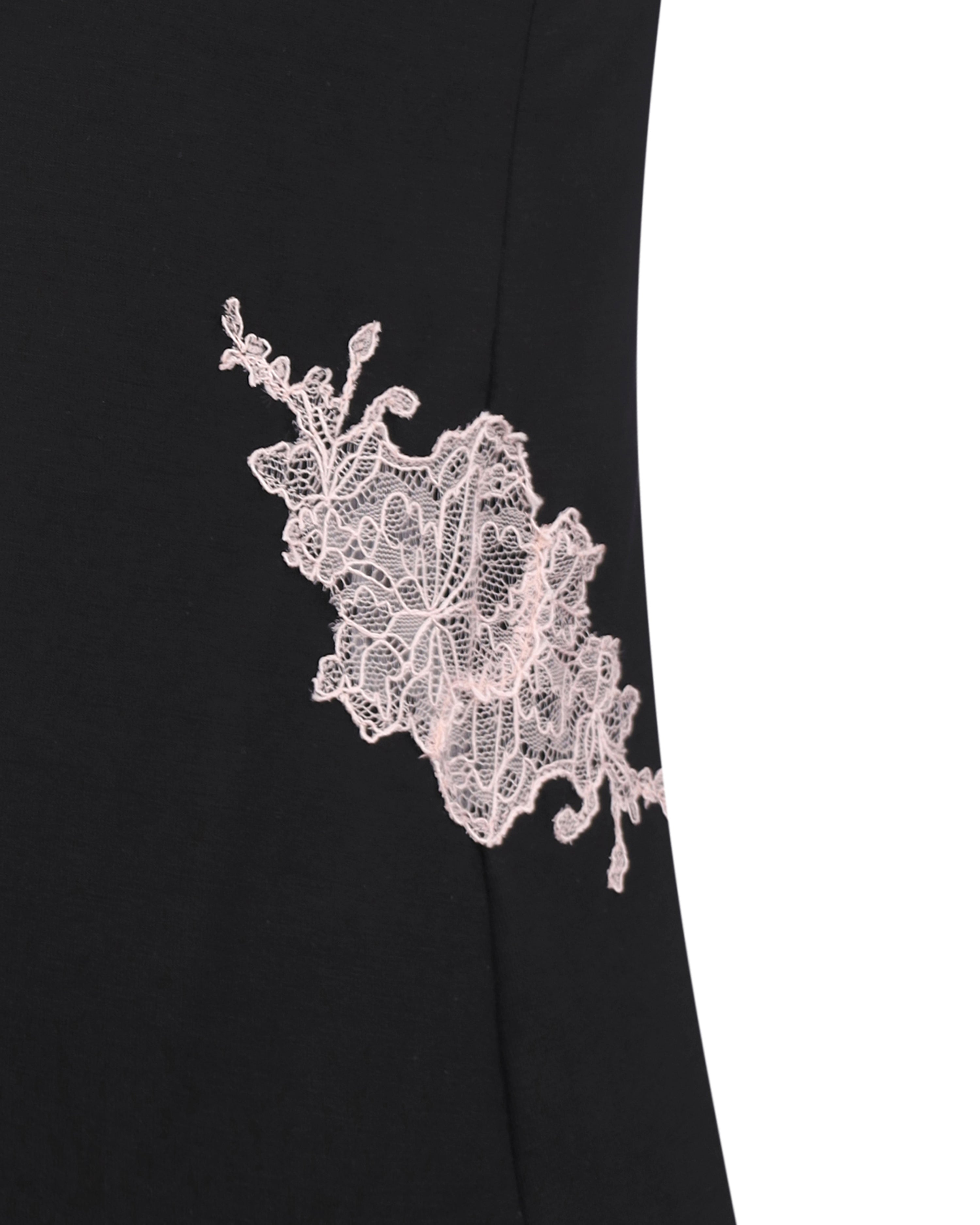 Effetto bamboo cami shorts set 03163 – women's sleepwear, black
Black garment with a white lace flower detail on a white background