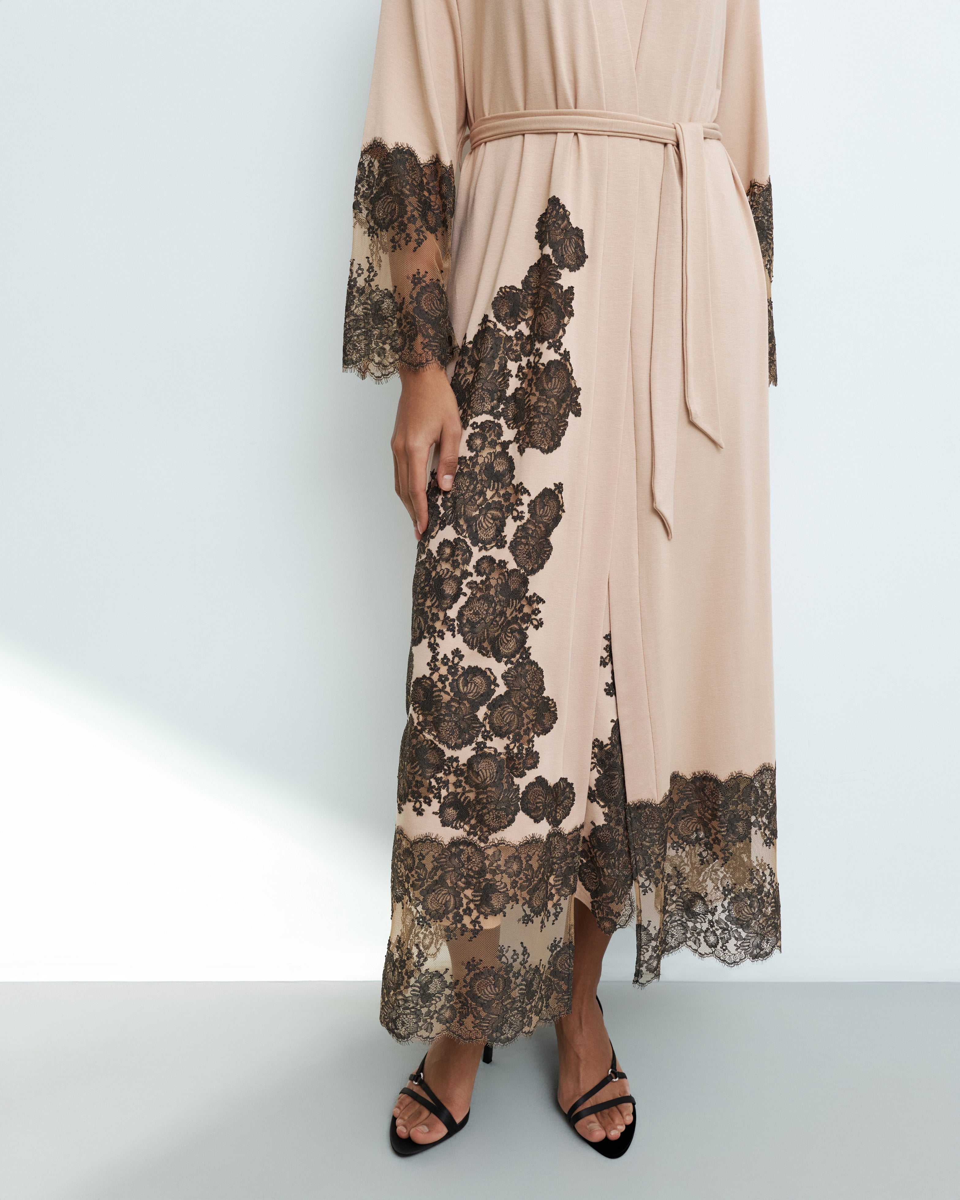 Bamboo long sleeve Robe 03348 almond milk