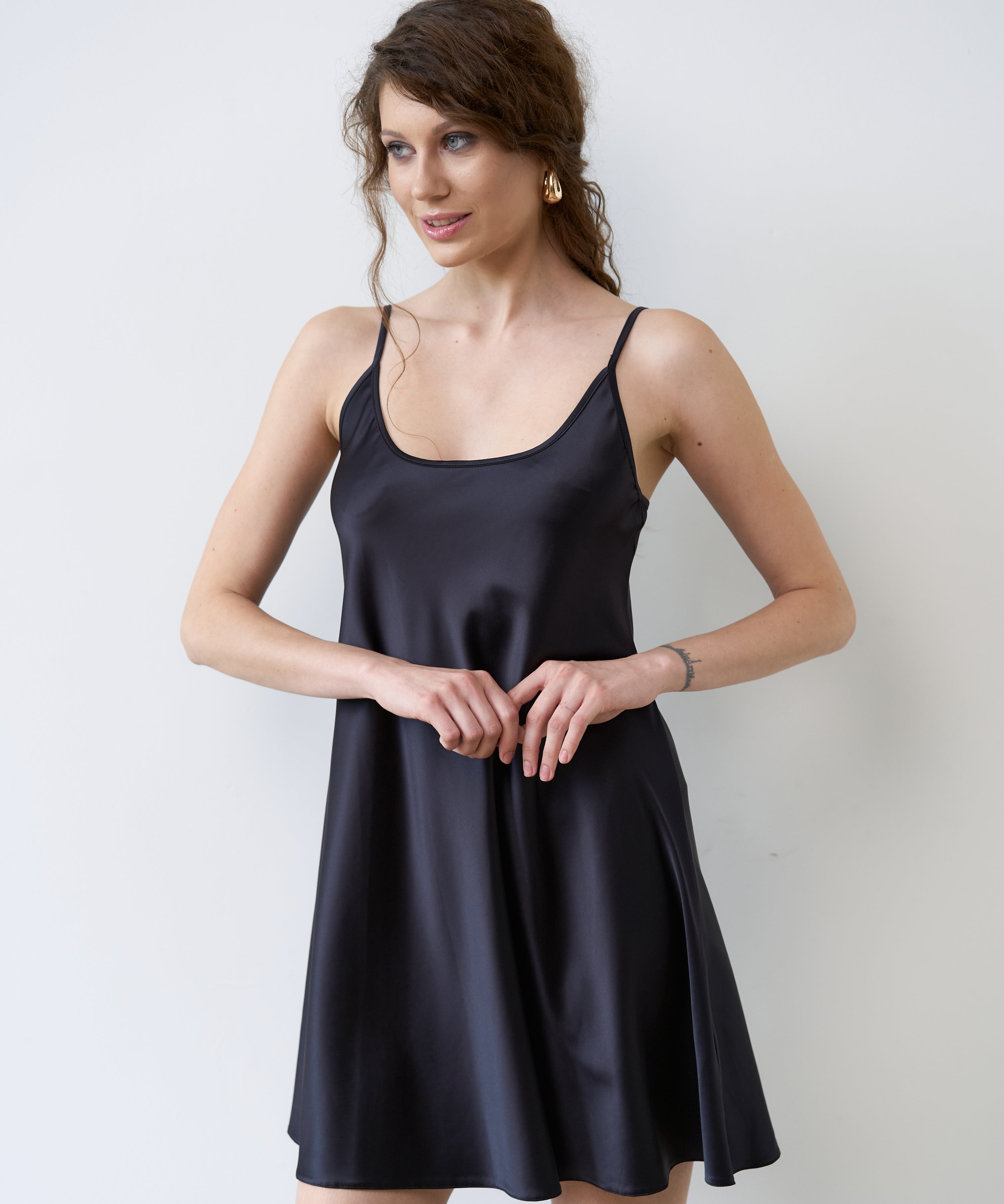 S03198_black.jpg