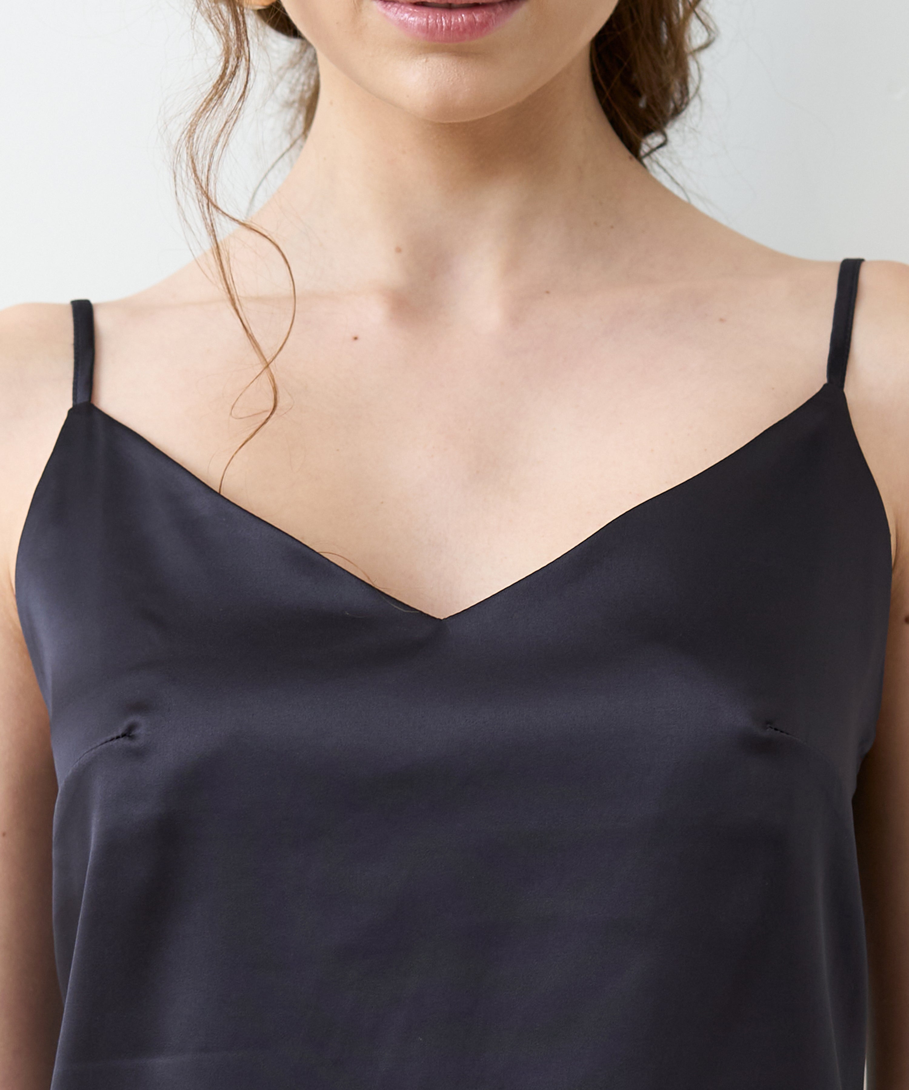 S03400_Black_2.jpg
