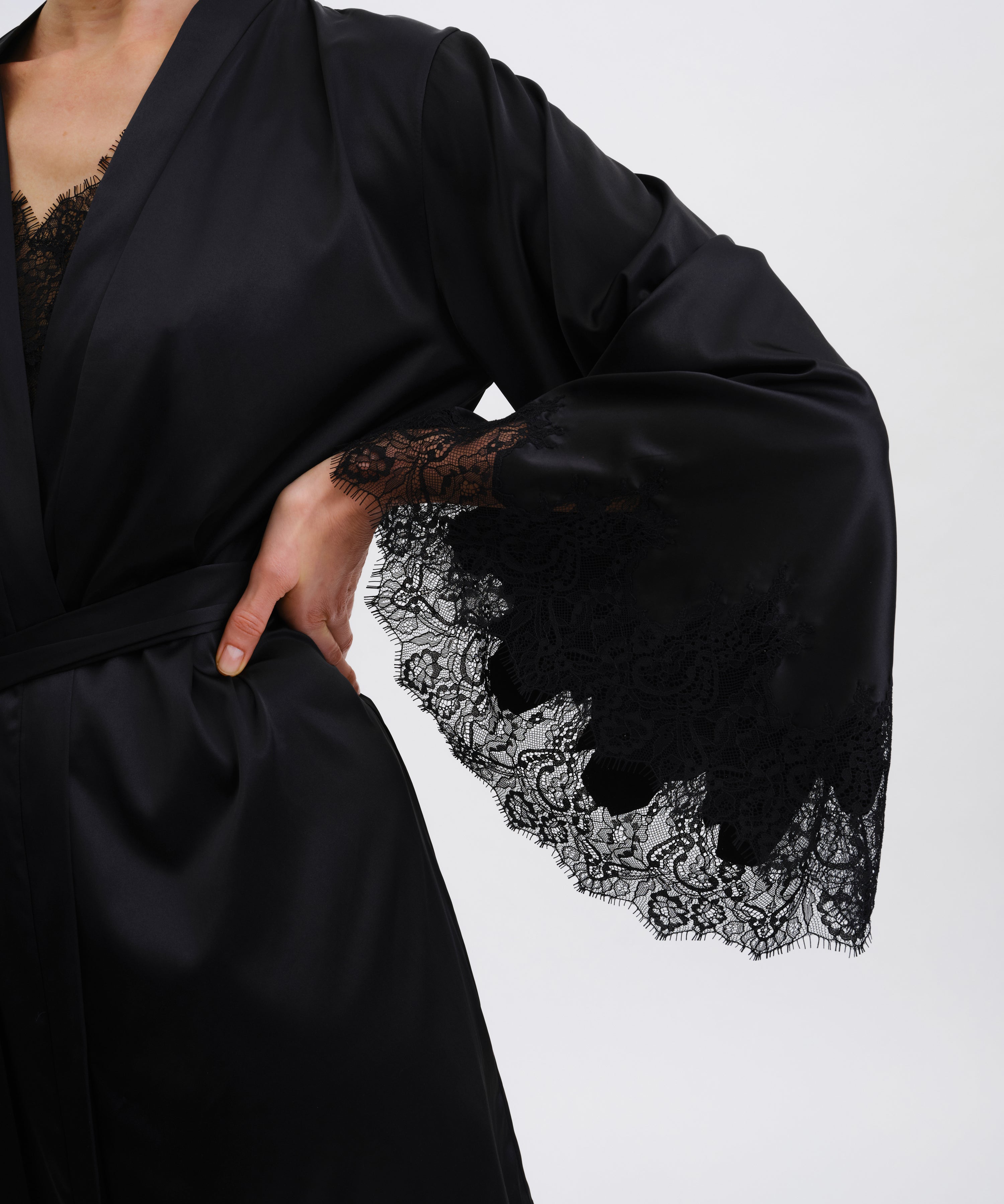 S03406_Black_9.jpg