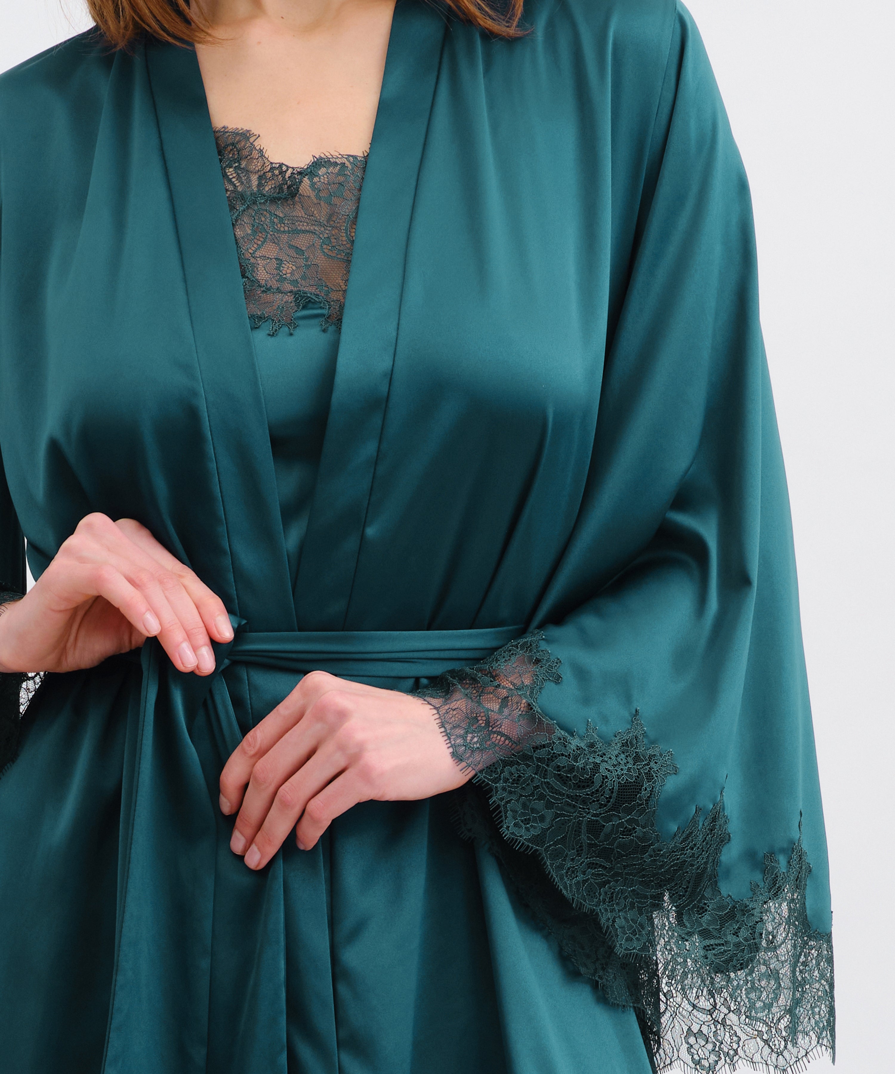 S03406emerald_2.jpg