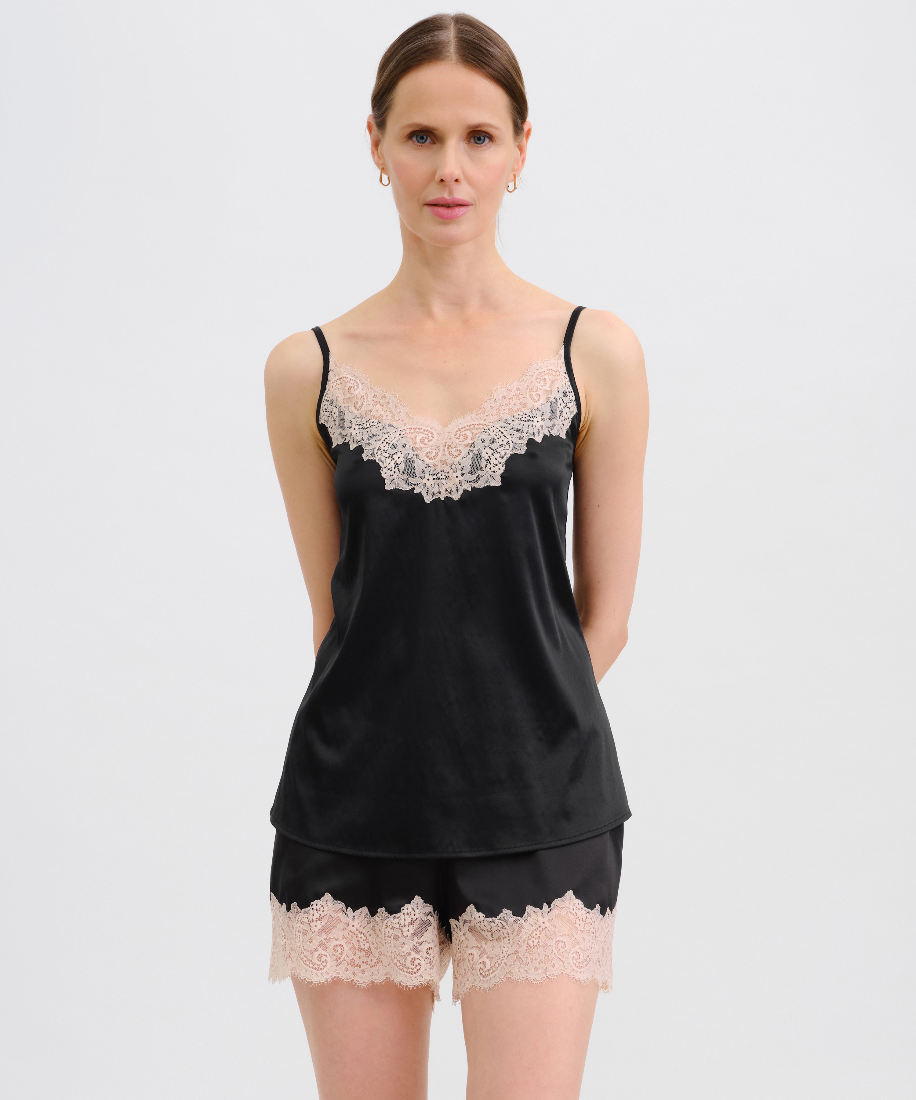 S03412-black-_1_cd881979-717b-431a-94bd-a2c7bd956c3d.jpg