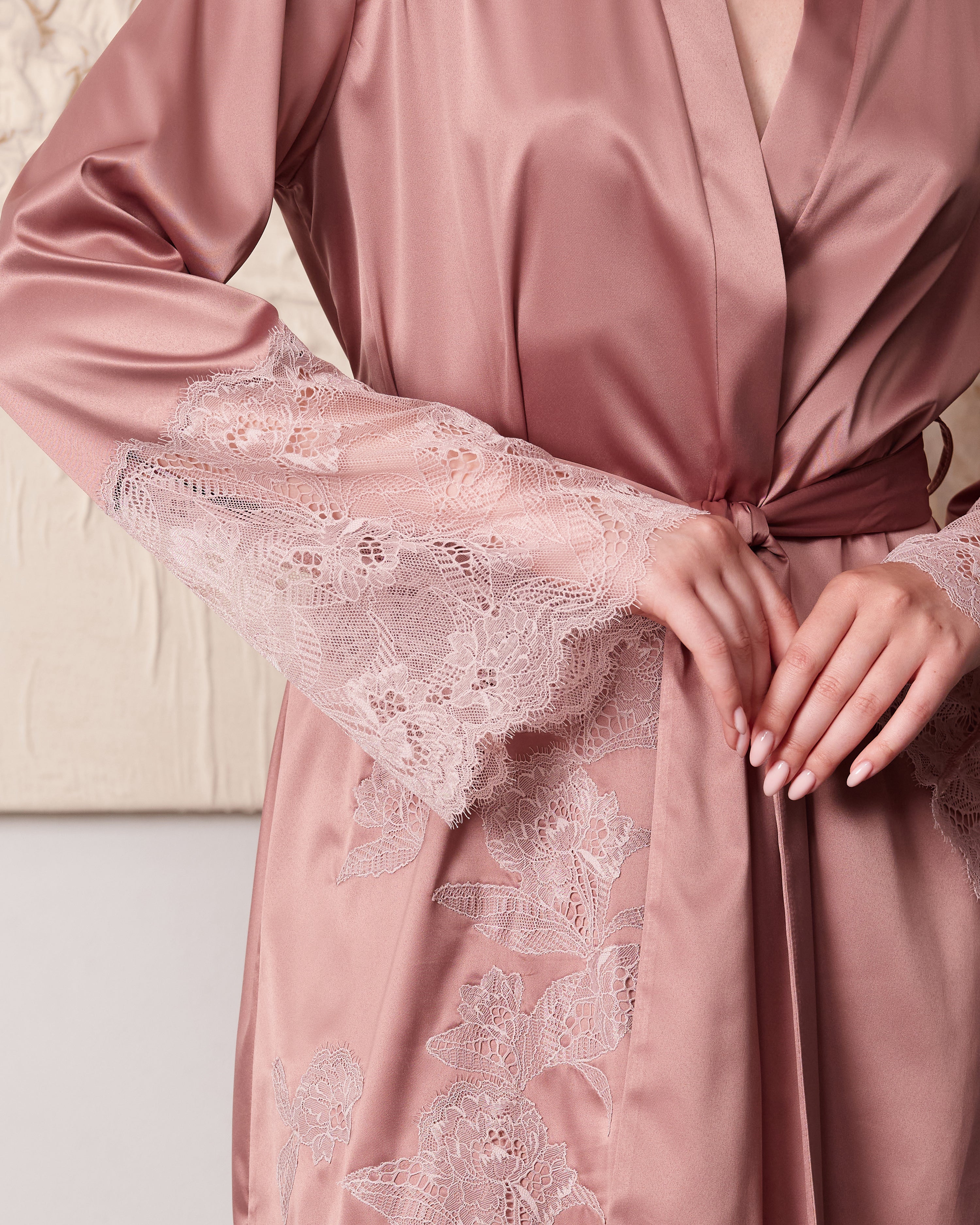 Satin Robe S03417 wood rose