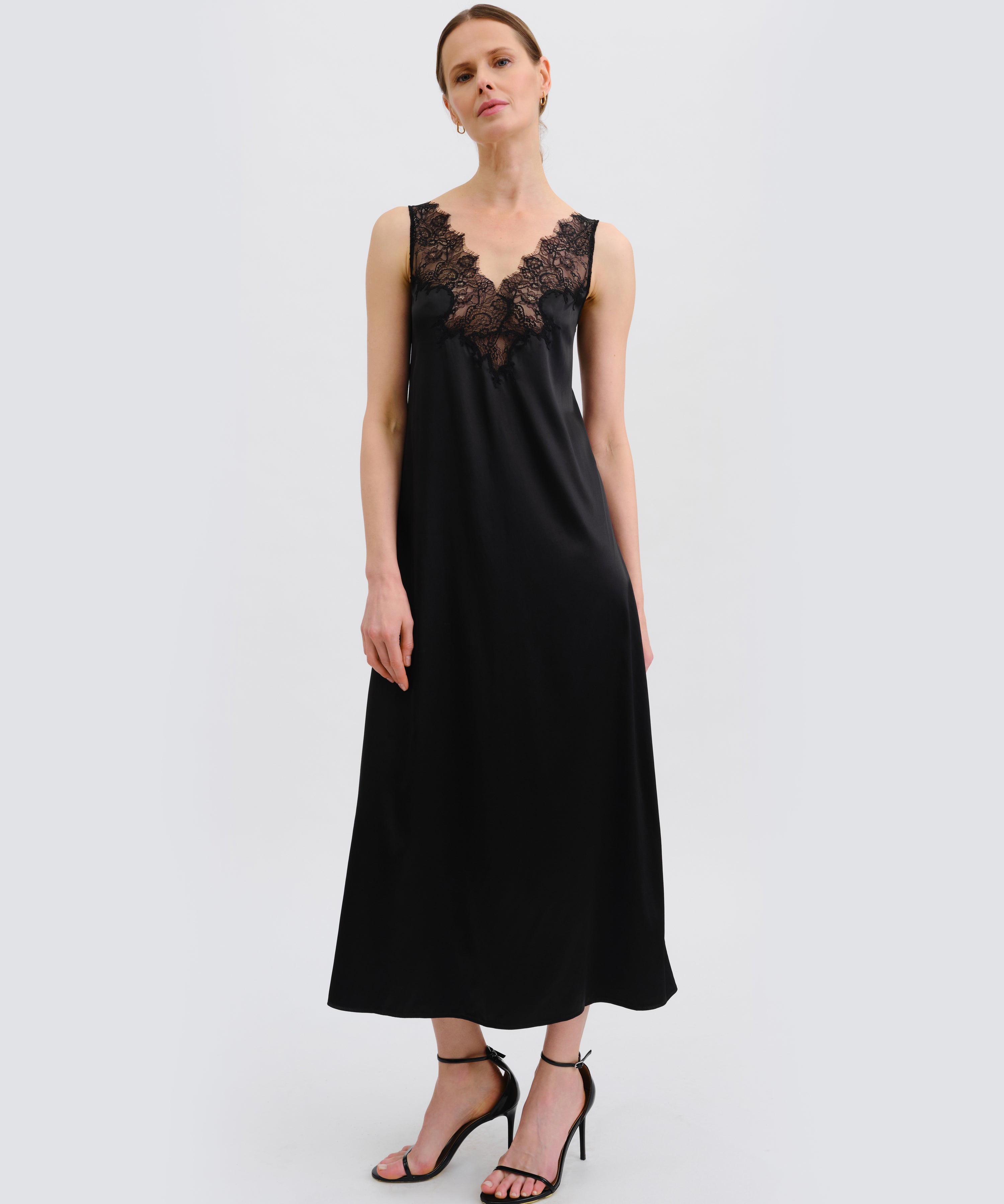 S03418_Black_8.jpg