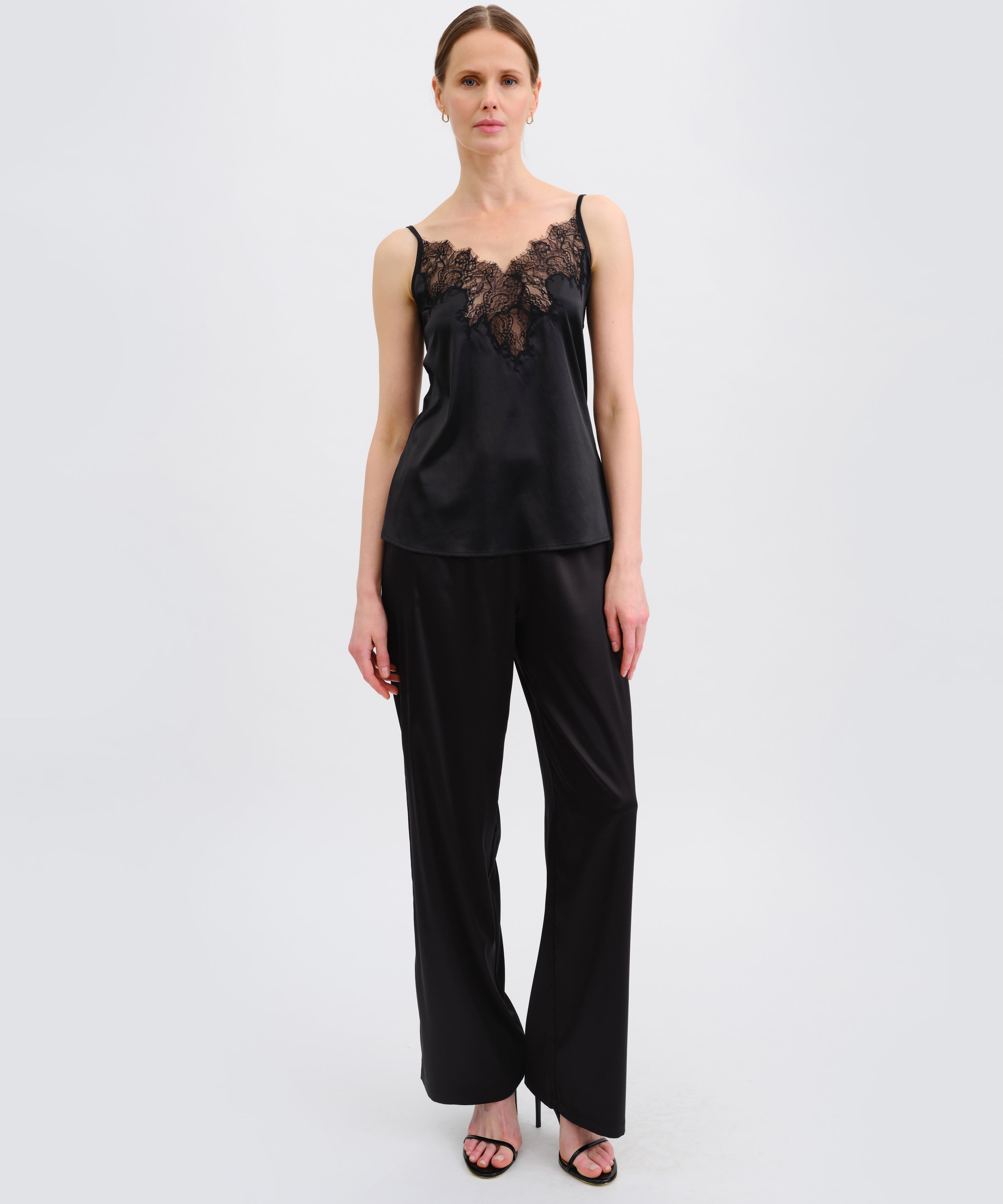 S03419_Black_6.jpg