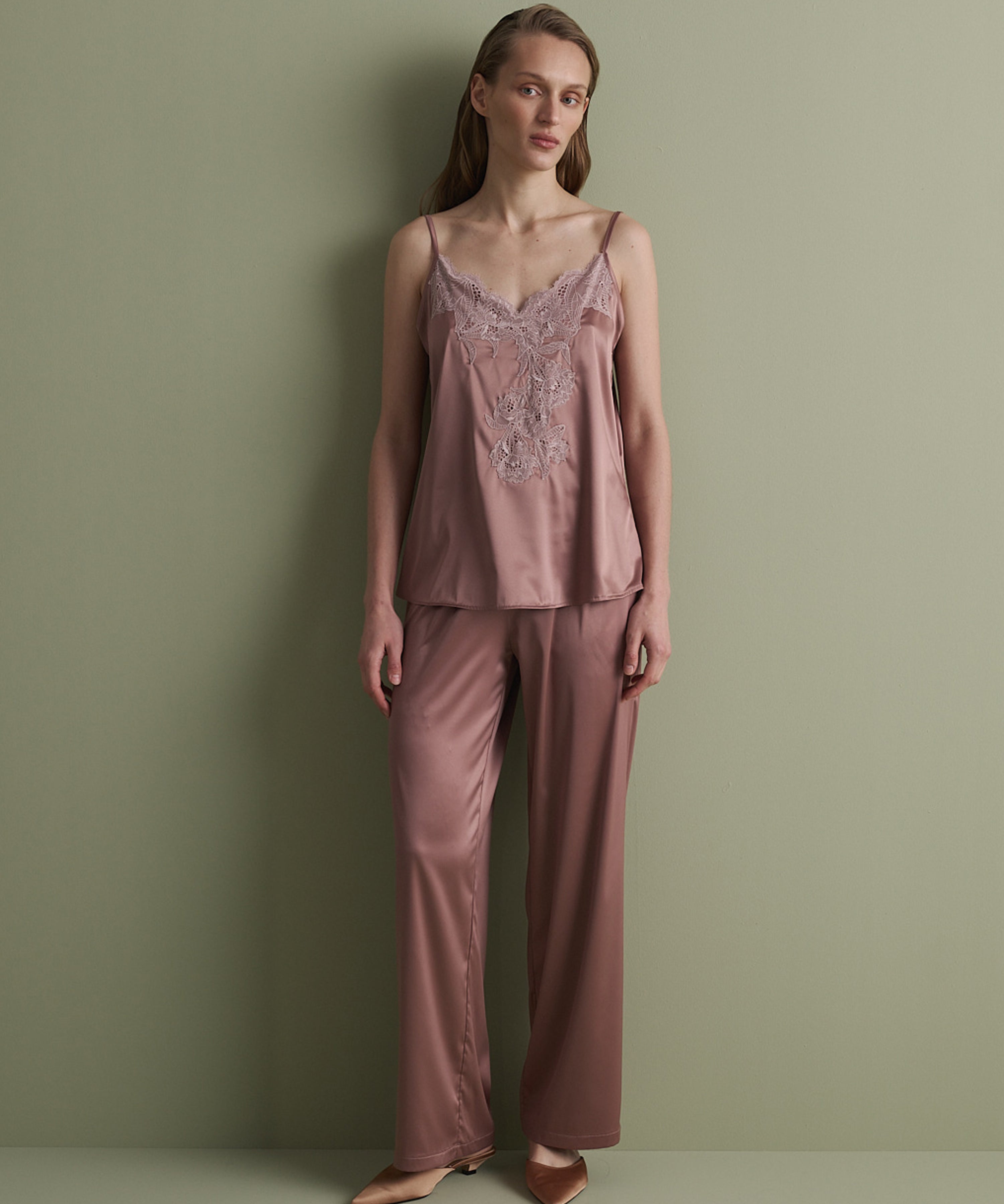 S03420-wood-rose.jpg